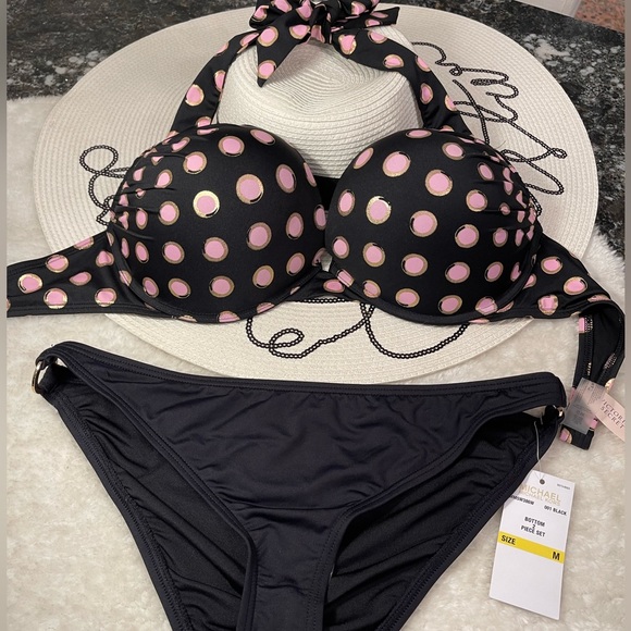 Victoria’s Secret bikini bombshell 36D and various bottoms - Picture 9 of 13